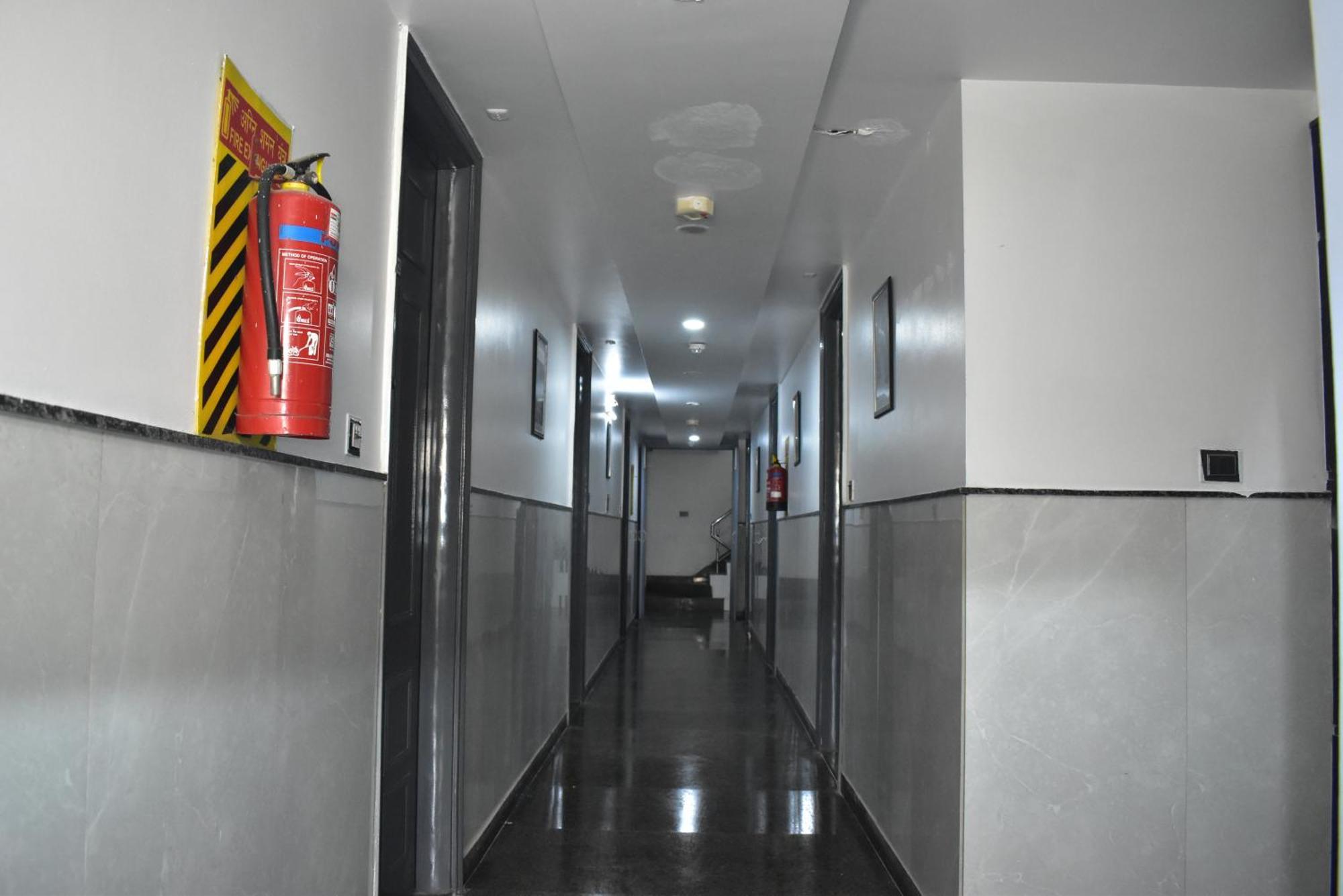 Qotel Hotel Rama Rohini Sector-24 Couple Friendly デリー エクステリア 写真